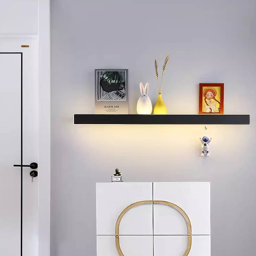 モダンなLED照明付きフローティングウォールシェルフ、アルミ - Lighting Room Decor Photo のレビューと価格